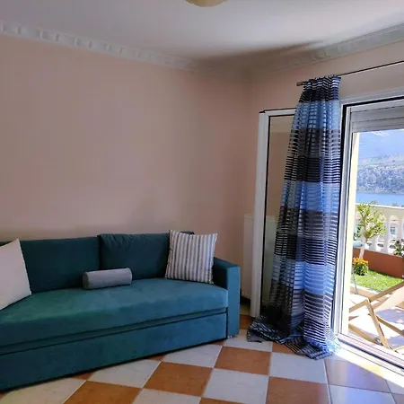 Blue Lagoon Luxury B2 Apartamento *